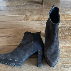 Stuart Weitzman classic suede ankle booties ankle boots high heels 8M